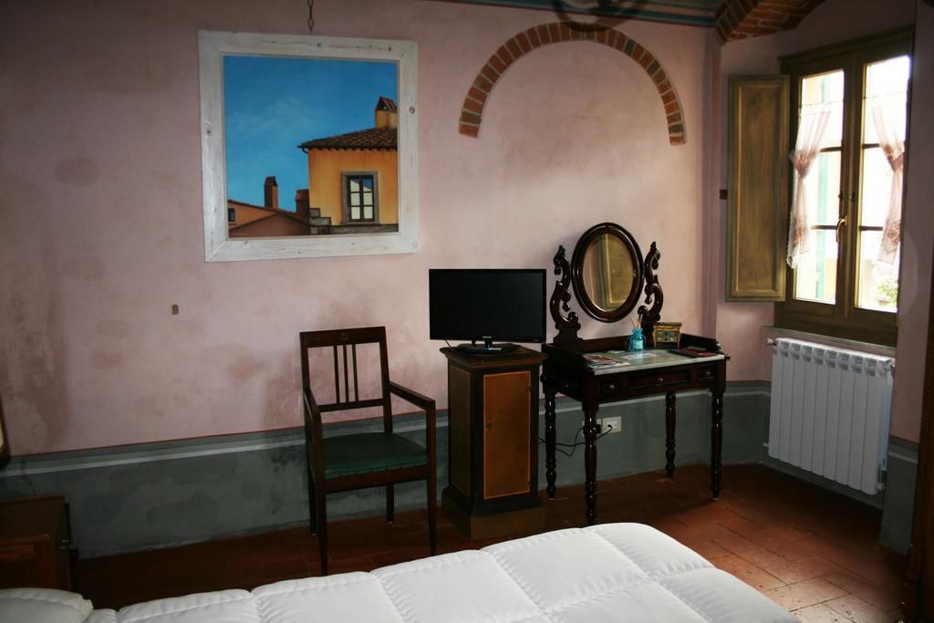 Residenza Fra Le Torri - Charme & Art Gallery Home アレッツォ エクステリア 写真