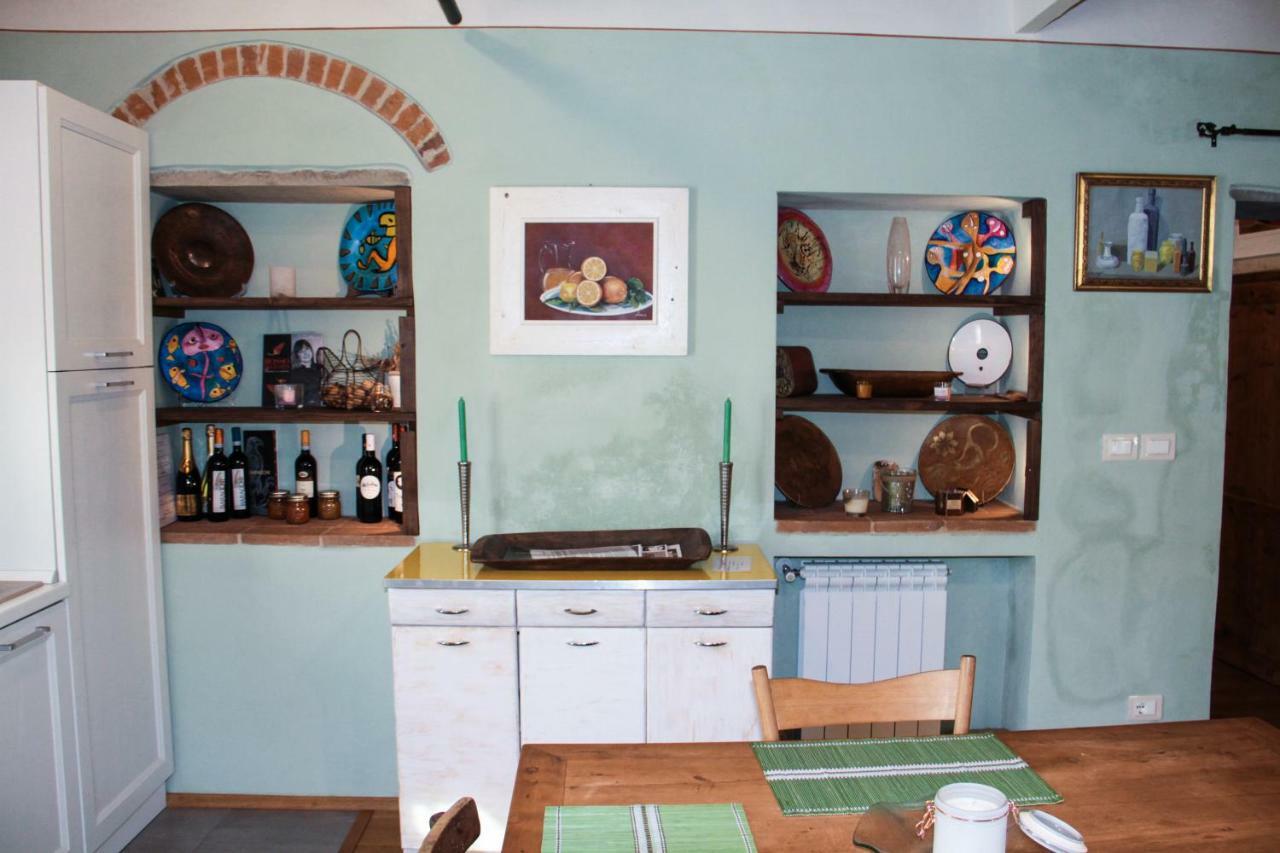 Residenza Fra Le Torri - Charme & Art Gallery Home アレッツォ エクステリア 写真