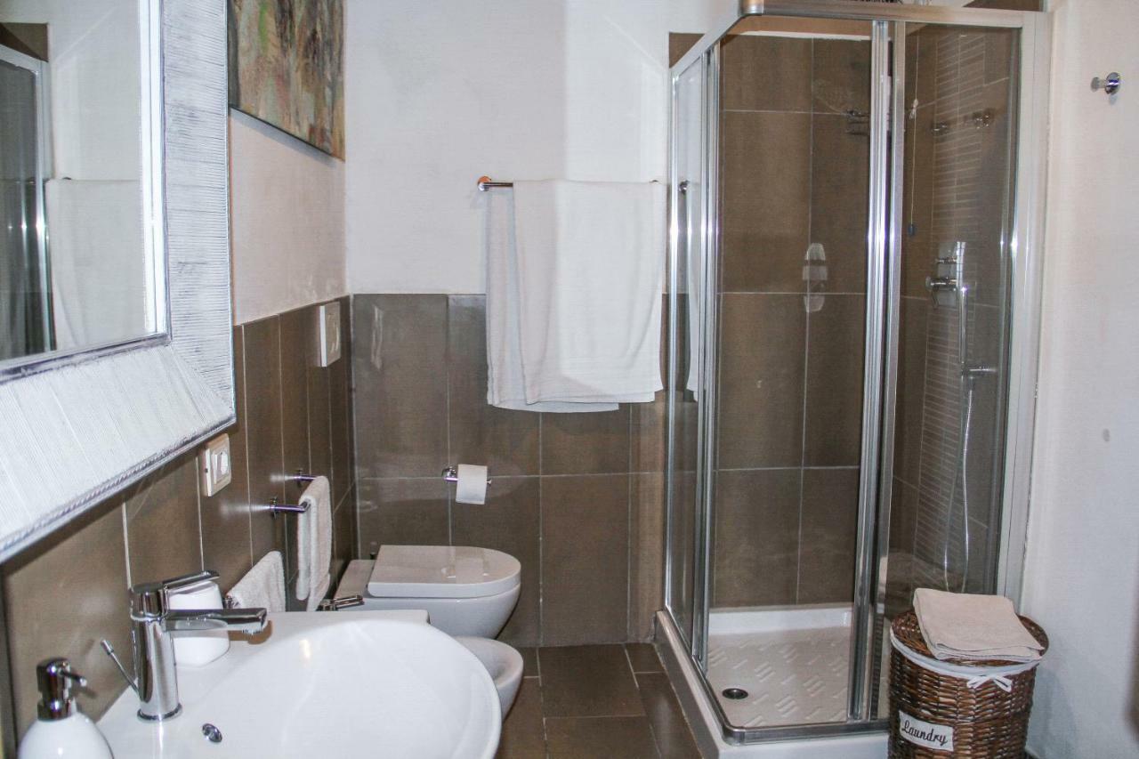 Residenza Fra Le Torri - Charme & Art Gallery Home アレッツォ エクステリア 写真