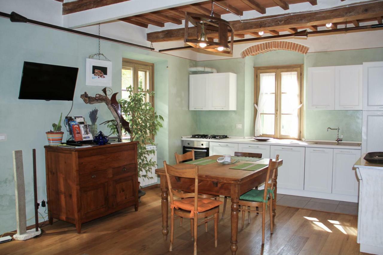 Residenza Fra Le Torri - Charme & Art Gallery Home アレッツォ エクステリア 写真