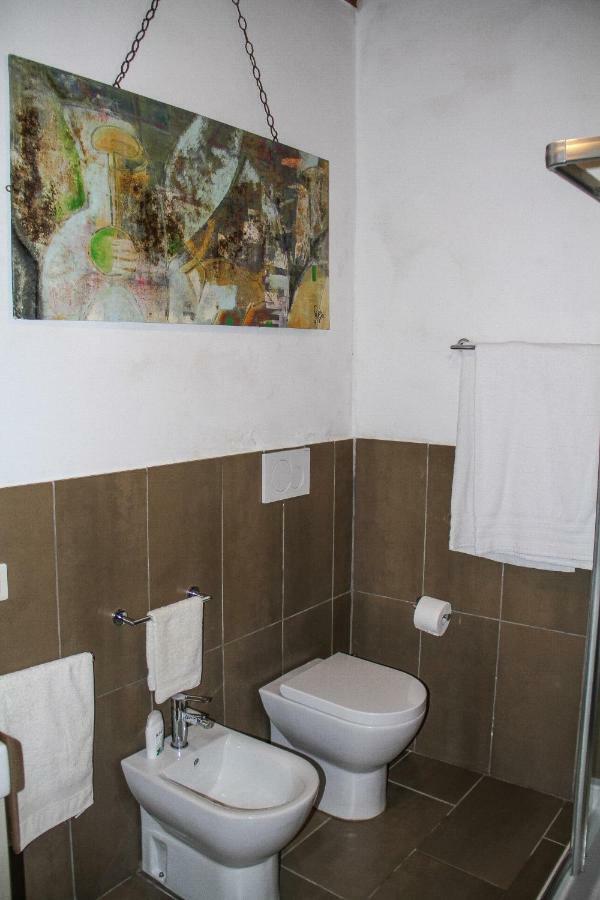 Residenza Fra Le Torri - Charme & Art Gallery Home アレッツォ エクステリア 写真